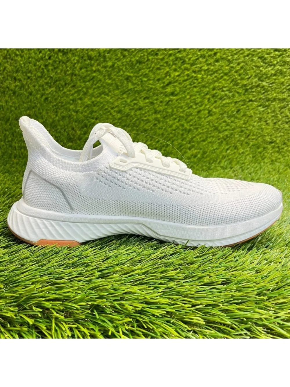 Flux Adapt Runner White Gum Womens Size 7.5 Running Athletic Walking Knit Shoes